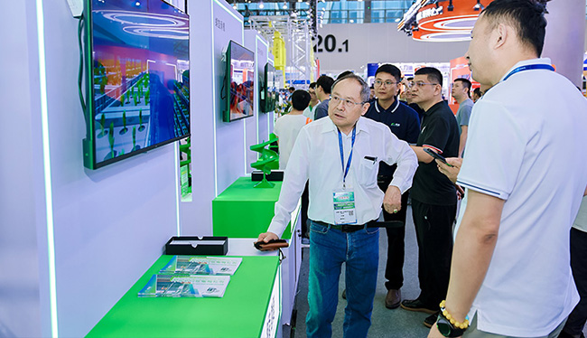 广州数智装备展(4).jpg